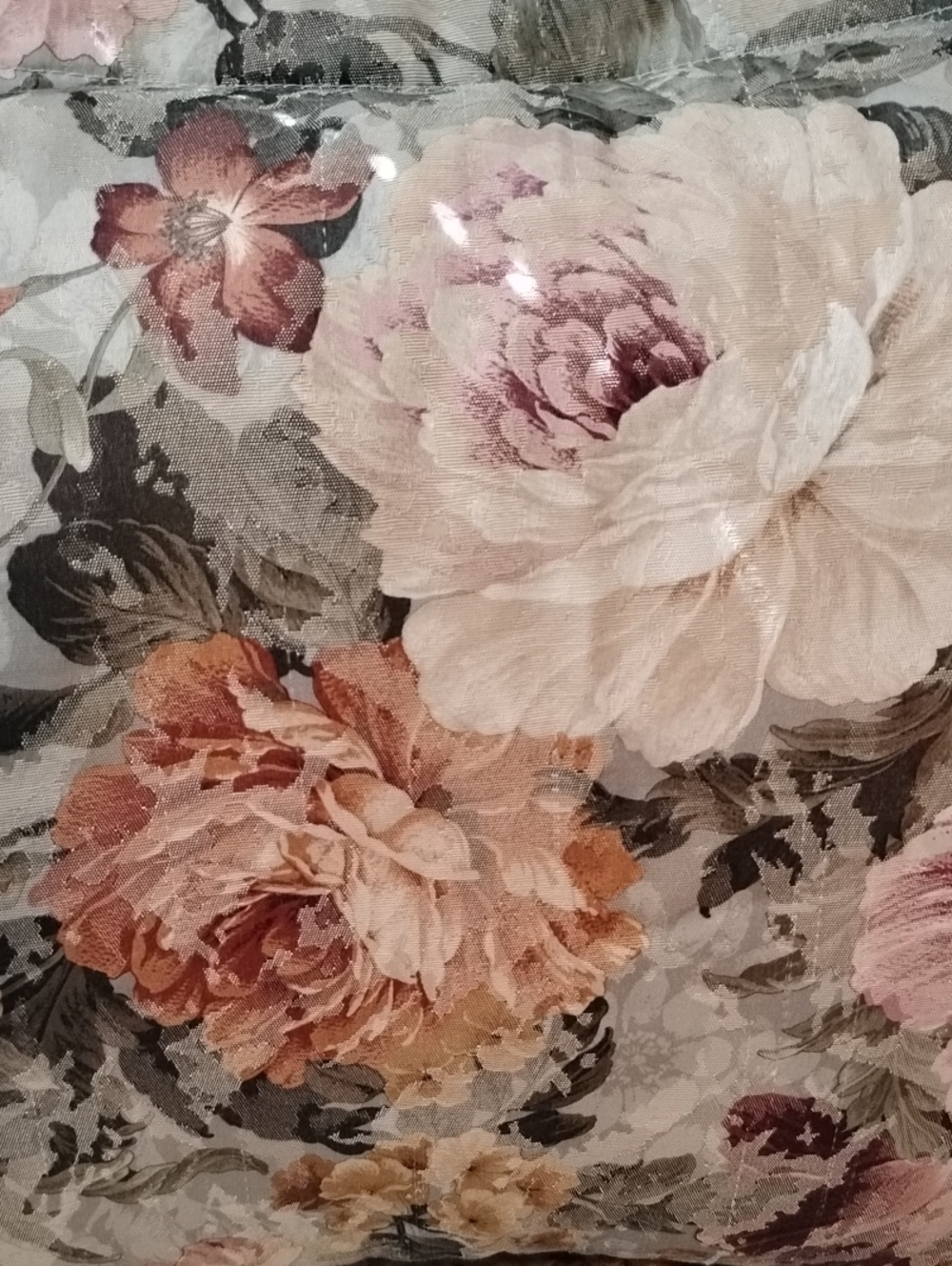 Beautiful Vintage Floral Standard Sham- Rose Pattern. Home - Picture 3 of 6